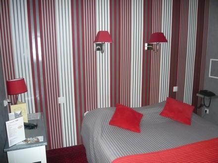 Hotel - Restaurant Saint Jacques Блоа Екстериор снимка