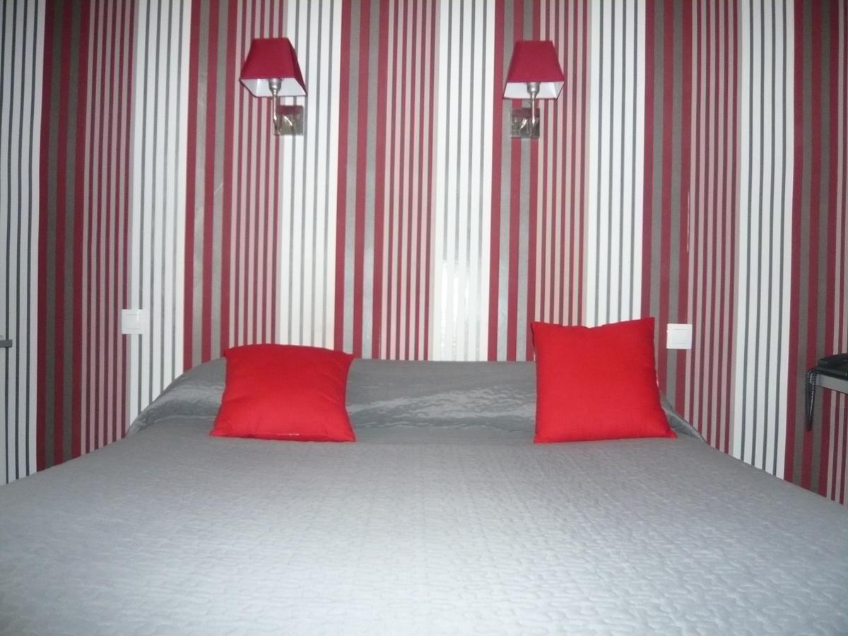 Hotel - Restaurant Saint Jacques Блоа Екстериор снимка