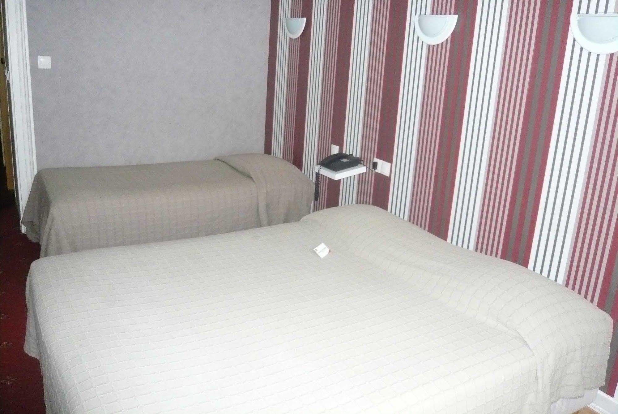 Hotel - Restaurant Saint Jacques Блоа Екстериор снимка