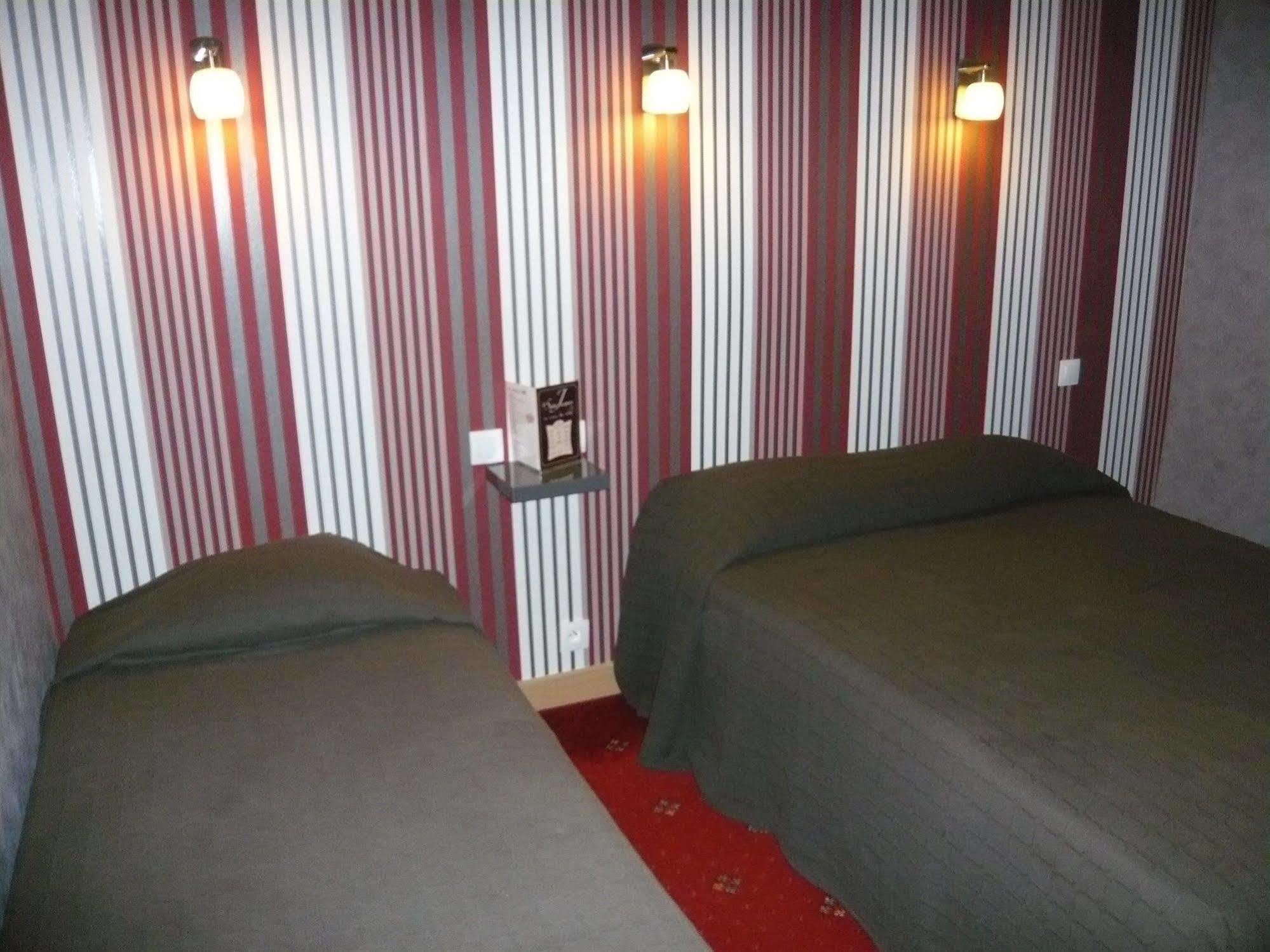 Hotel - Restaurant Saint Jacques Блоа Екстериор снимка