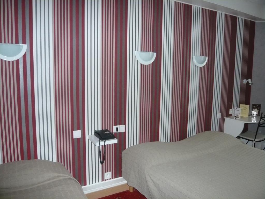 Hotel - Restaurant Saint Jacques Блоа Екстериор снимка
