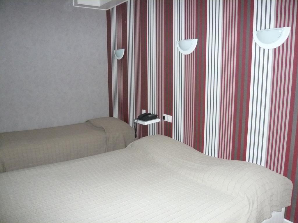 Hotel - Restaurant Saint Jacques Блоа Екстериор снимка